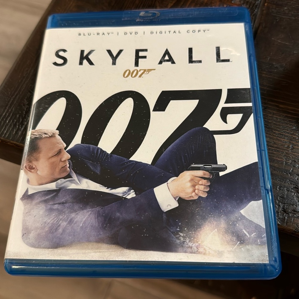 Blu-ray & DVD.